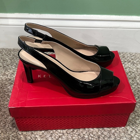 Kelly & Katie Black Patent Slingback Heels - Picture 2 of 4